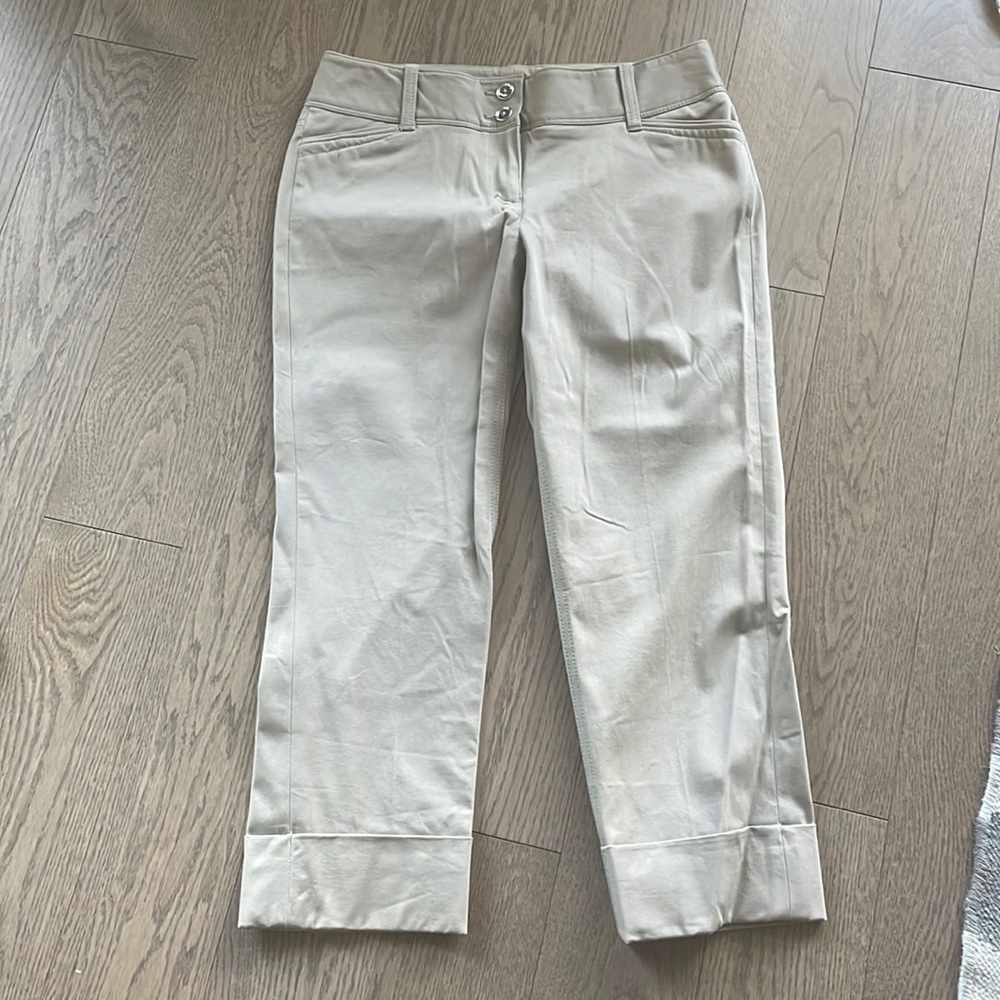 NWT White House Black Market Khaki Beige Cropped Pants Size 4